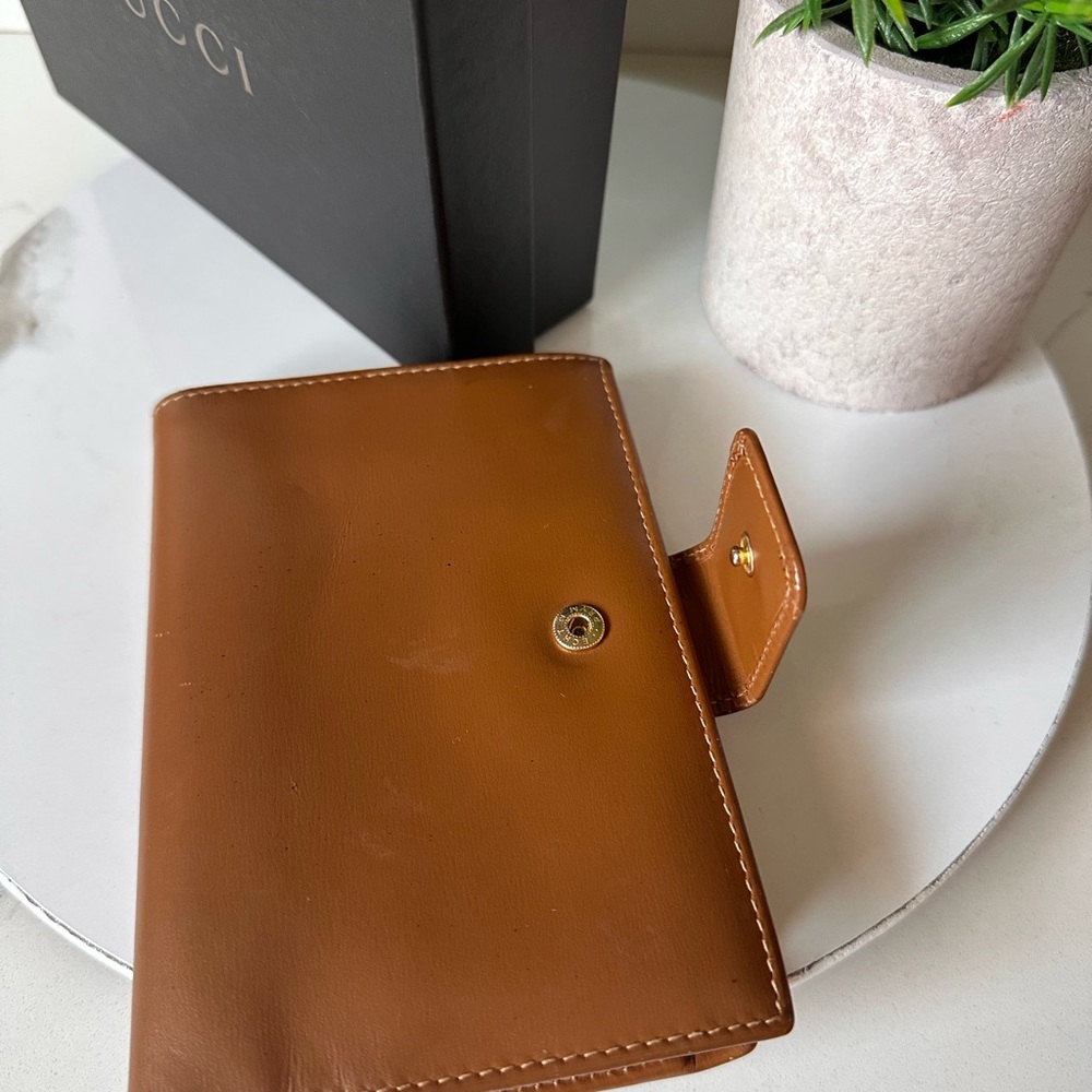 Gucci Authentic Tan Leather Bifold Wallet with Kisslock - Picture 5 of 14